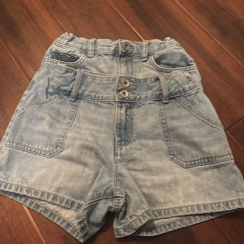 Children’s Place girls bundle size 12 and good condition- 2 pairs of shorts
